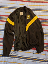 Load image into Gallery viewer, Rare Vintage Army Issue US ARMY Embroidered Logo &quot;All Over Print&quot; Windbreaker Size Large
