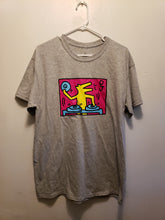 Load image into Gallery viewer, Keith Haring Foundation - Artestar Official DJ Dog T Shirt - Gray - Sz Large.
